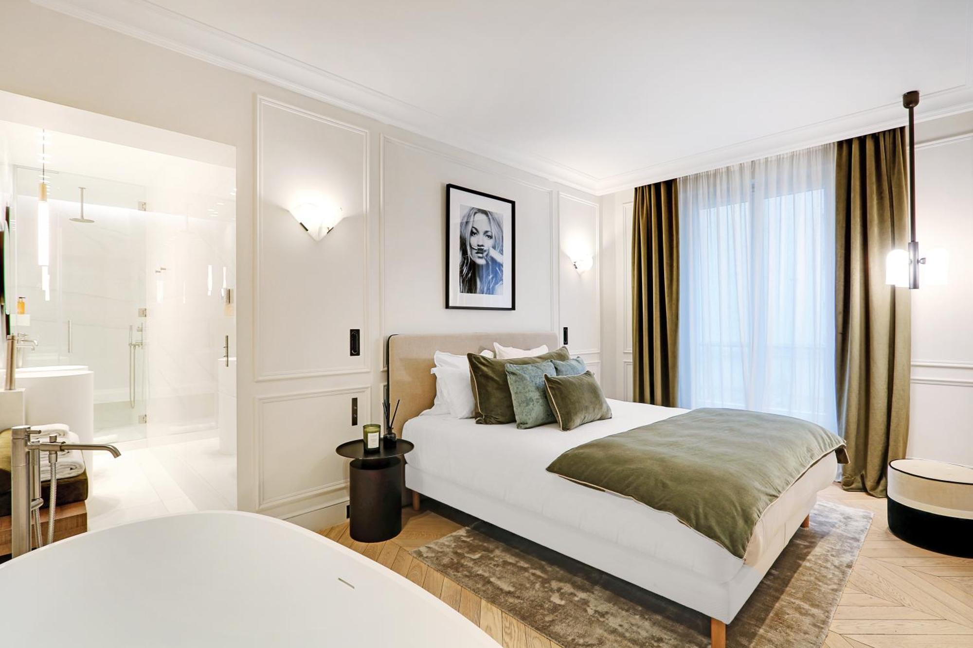 Pick A Flat - Champs Elysées Serviced Appartement
